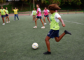 Ex-jogadoras da seleção inspiram alunas de escola municipal no Rio