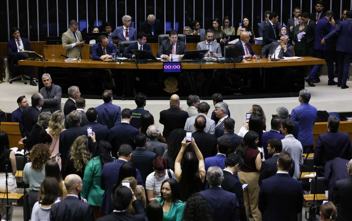 Fim da escala 6x1 tem votação em primeiro turno marcada no Senado por Alcolumbre