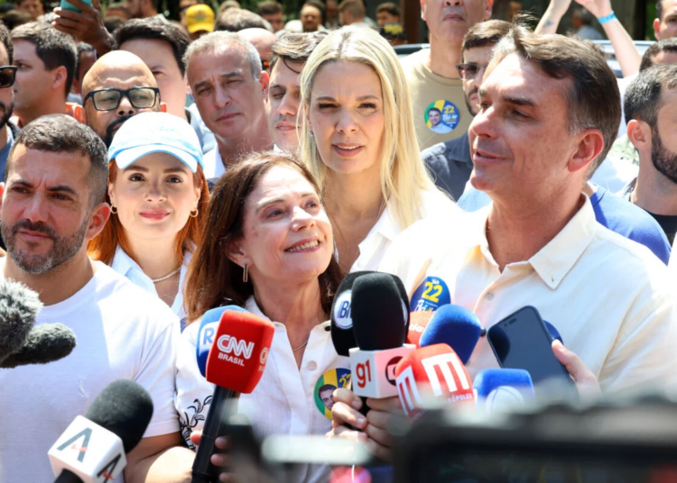 Flávio Bolsonaro e Douglas Ruas prometem combate rigoroso ao crime no Rio de Janeiro
