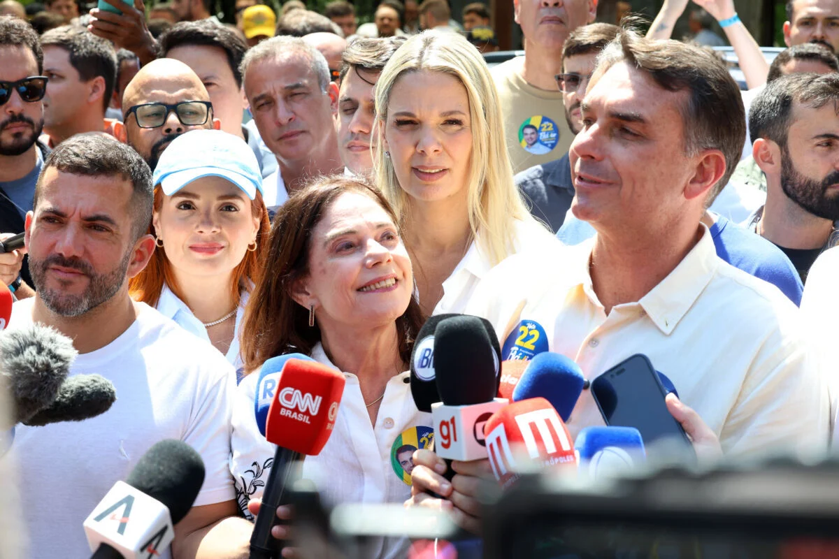 Flávio Bolsonaro e Douglas Ruas prometem combate rigoroso ao crime no Rio de Janeiro