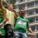 Flávio Bolsonaro intensifica campanha na avenida Paulista a uma semana do segundo turno