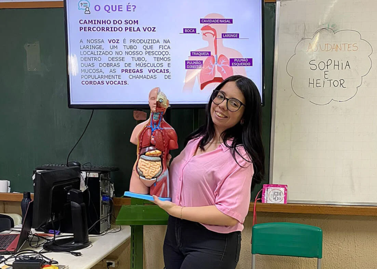 Inteligência artificial transforma a sala de aula e redefine o papel do professor no país