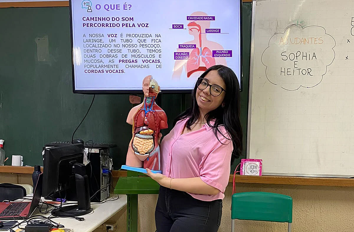 Inteligência artificial transforma a sala de aula e redefine o papel do professor no país