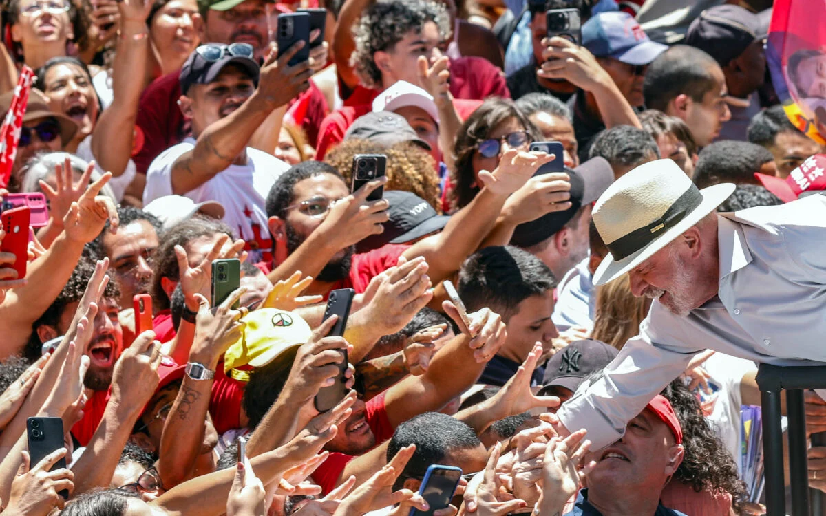 Kassio Nunes Marques telefona a Lula após confirmação da reeleição no segundo turno
