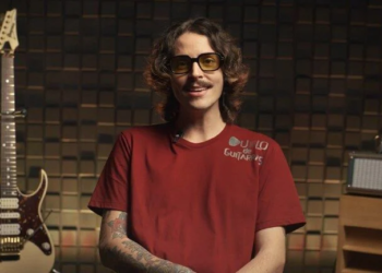 Lucas Moscardini enfrenta desafio final no Duelo de Guitarras da TV Brasil