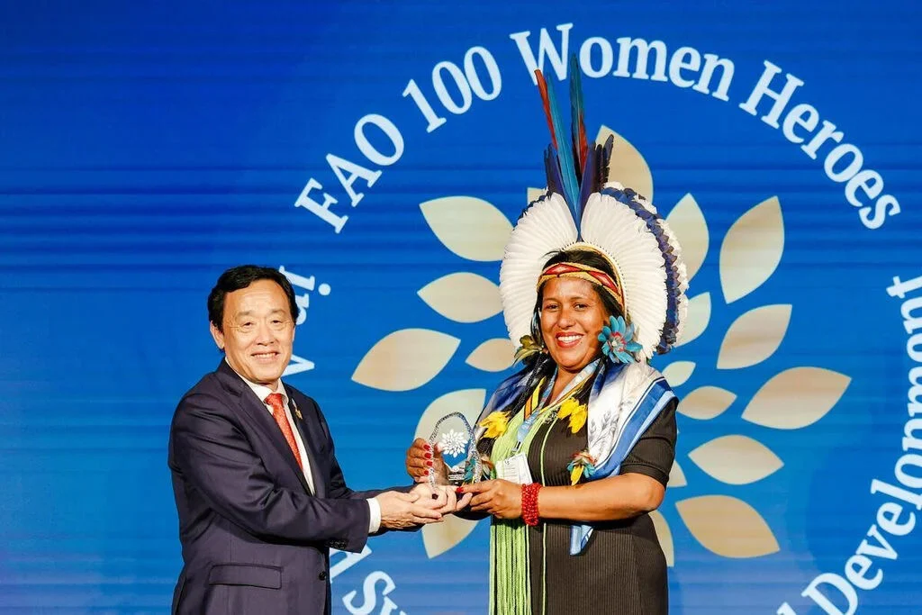 Luena Pataxó e Joana Mousinho são reconhecidas como heroínas pela FAO em premiação em Roma