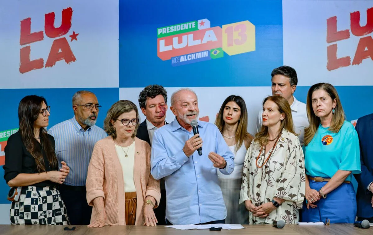 Lula aposta na tramitação do fim da escala 6x1 e critica propostas de cortes no orçamento