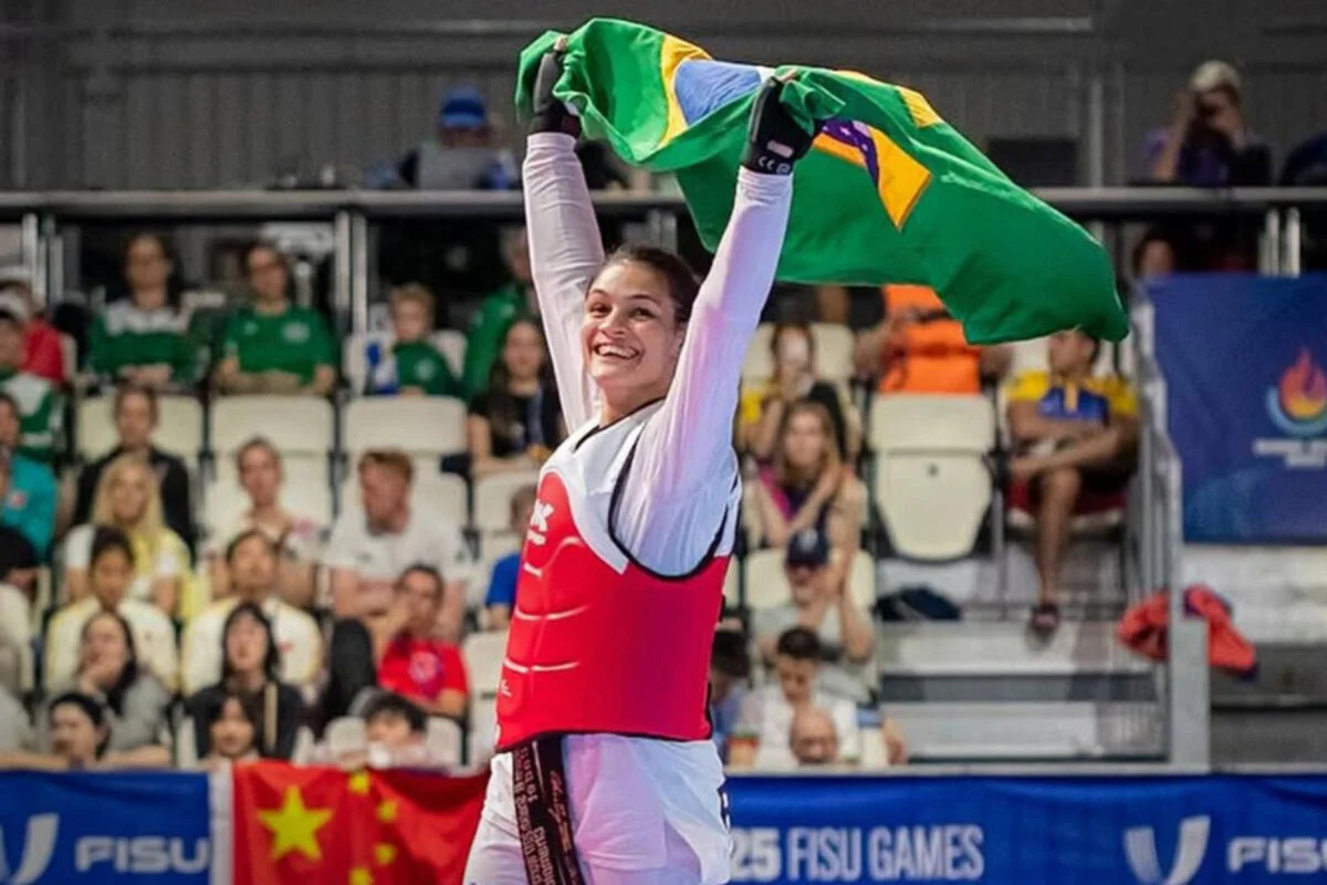 Maria Clara Pacheco domina o Grand Prix de Paris e mantém hegemonia no taekwondo mundial