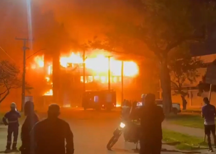 Novo prédio da UFPE será construído após incêndio destruir laboratórios no campus