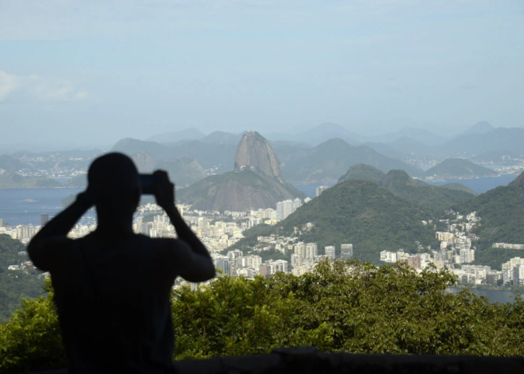 Operação Viagem Segura amplia efetivo da Polícia Militar nas estradas e praias do Rio