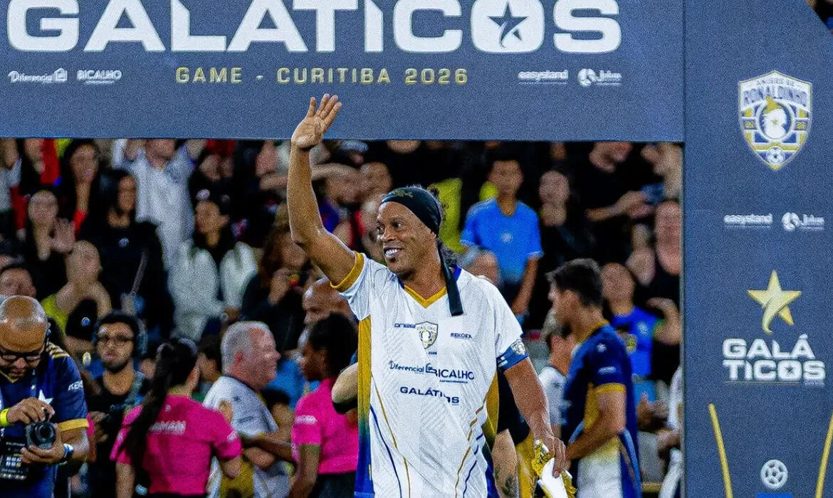 Ronaldinho Gaúcho retorna aos gramados em novembro pela terceira divisão italiana