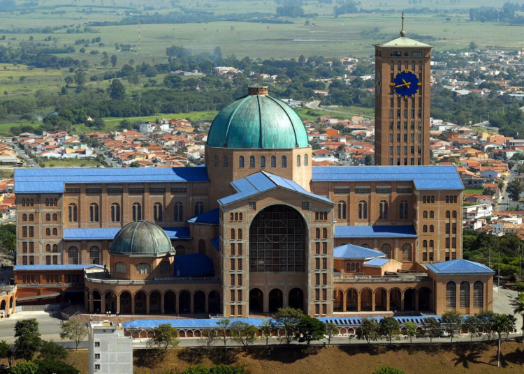 Santuário Nacional de Aparecida espera público recorde nesta segunda-feira de feriado