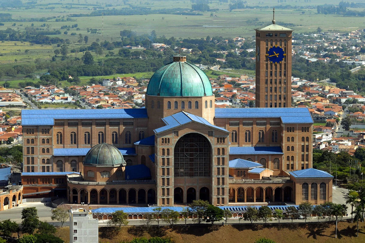 Santuário Nacional de Aparecida espera público recorde nesta segunda-feira de feriado