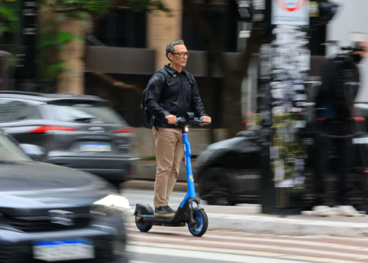 São Paulo inicia fiscalização de bicicletas e patinetes elétricos nesta terça-feira