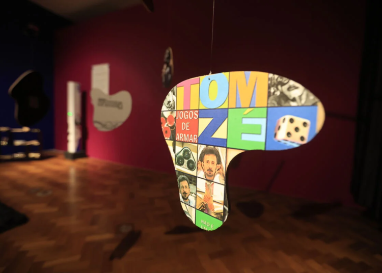 Tom Zé celebra nove décadas de vida em exposição sensorial e interativa em São Paulo